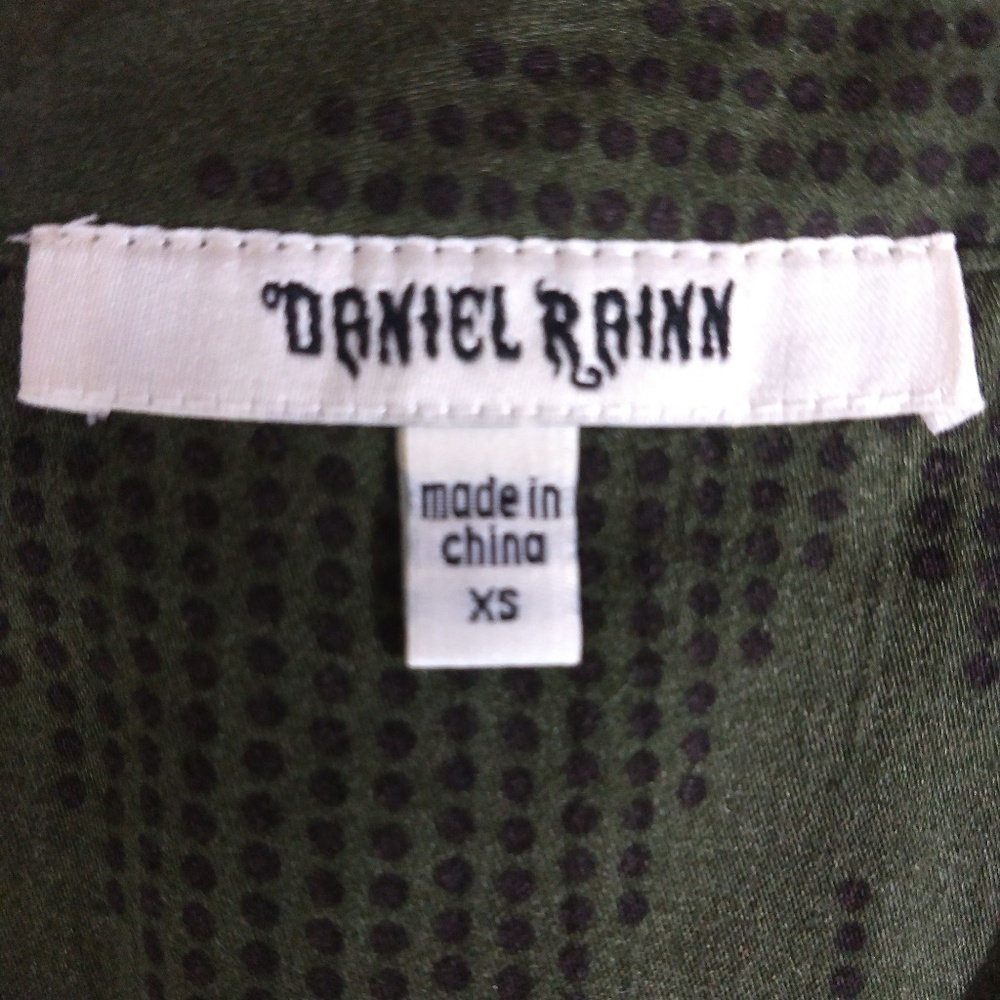 Daniel Rainn Size XS Olive Green Blouse Top EUC - Picture 2 of 7